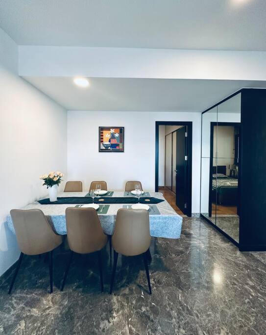 D1Mension 3Br Luxury Condo City Center In Dist 1 Bandar Ho Chi Minh Luaran gambar
