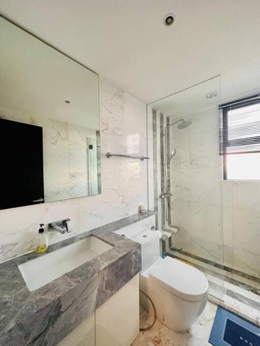 D1Mension 3Br Luxury Condo City Center In Dist 1 Bandar Ho Chi Minh Luaran gambar