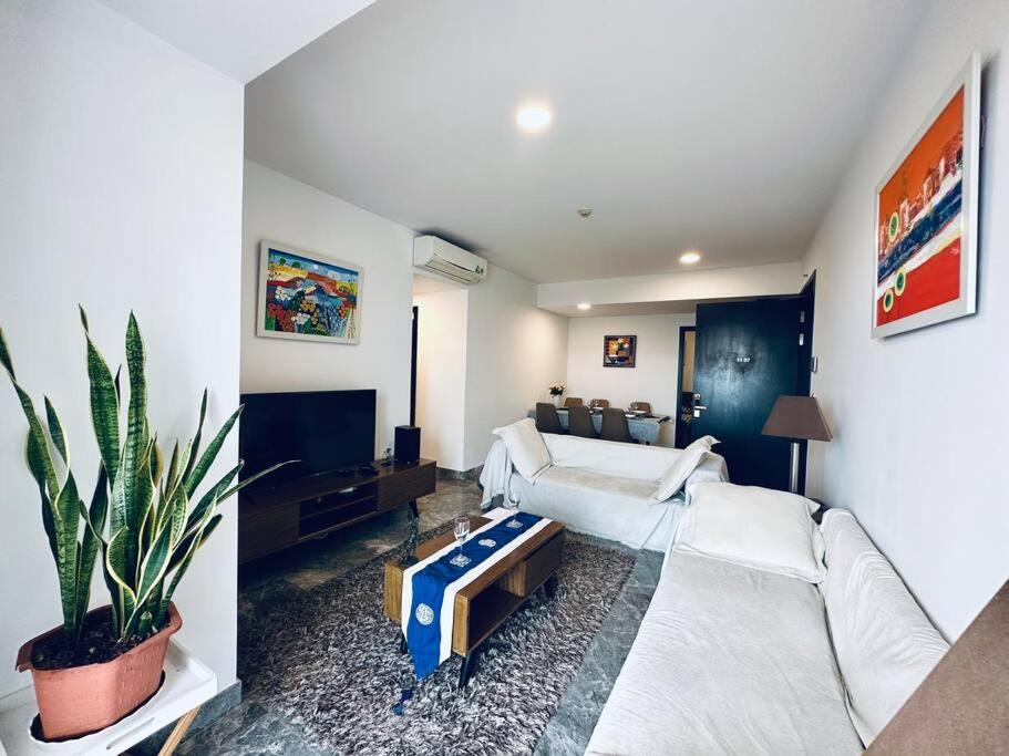 D1Mension 3Br Luxury Condo City Center In Dist 1 Bandar Ho Chi Minh Luaran gambar