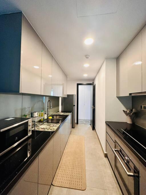 D1Mension 3Br Luxury Condo City Center In Dist 1 Bandar Ho Chi Minh Luaran gambar